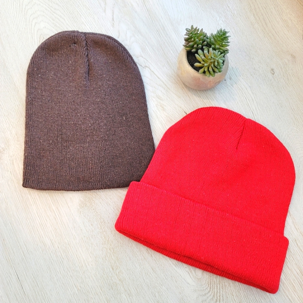 💕 Set of 2 NWOT Beanie Hats Red & Brown